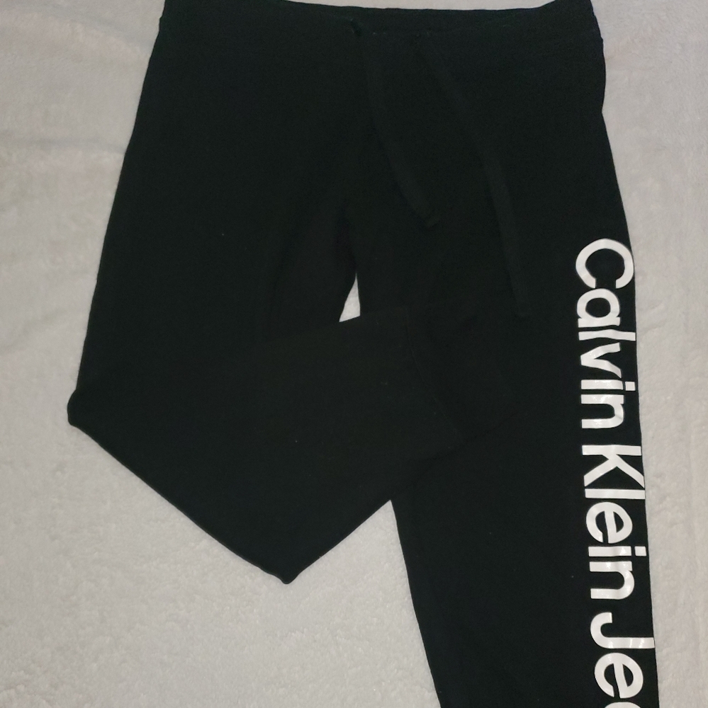 Calvin Klein Jean's Capri Joggers Size Large